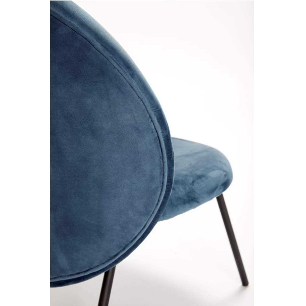 Lounge Chair With Black Metal Legs And Blue Velvet Zaira Collection